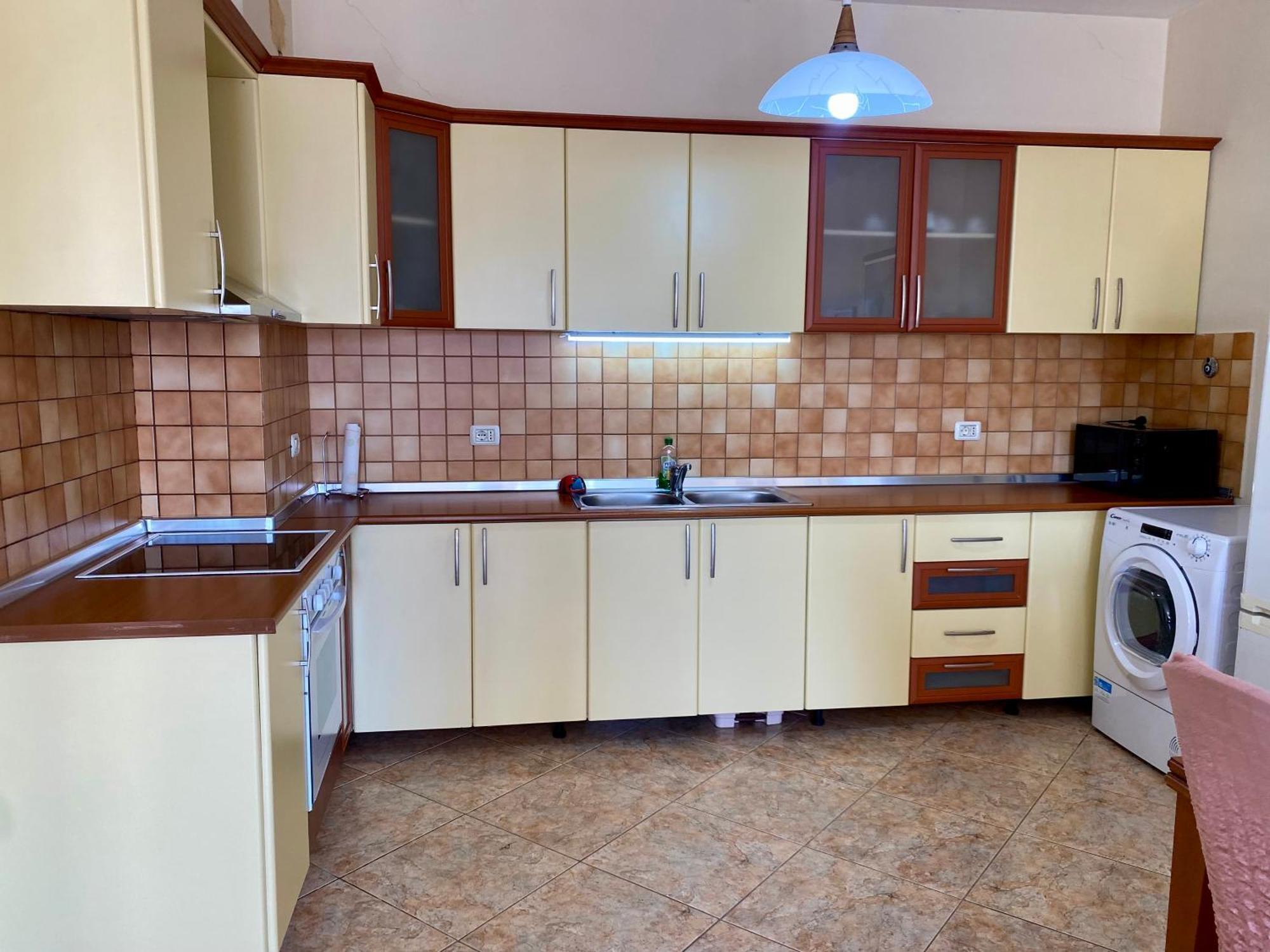 Rtsh Apartment Tirana Buitenkant foto